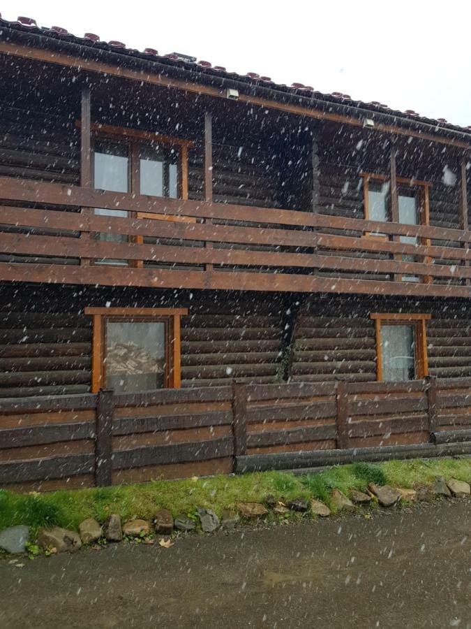 Hotel Круассан Bukoveľ Exteriér fotografie